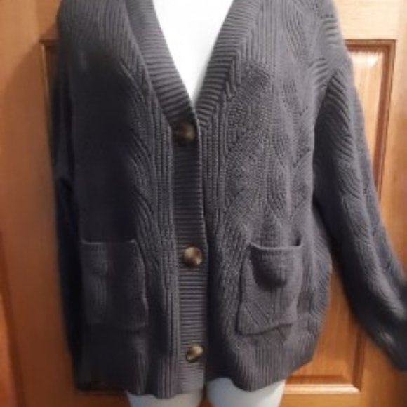 Button down sweater - Picture 1 of 6